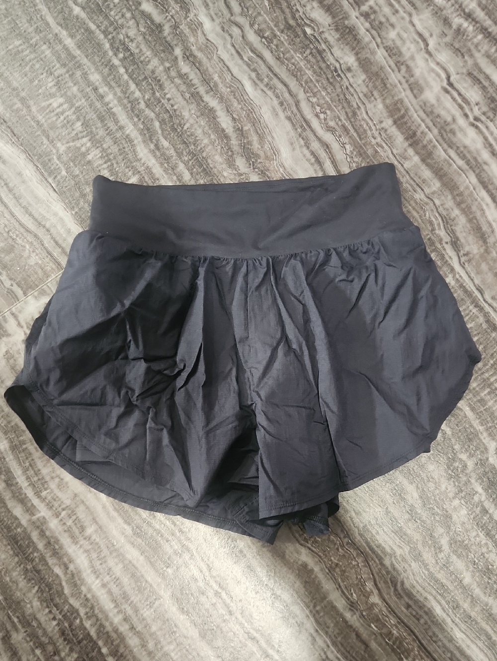 All In Motion black dolphin hem running shorts Size Medium